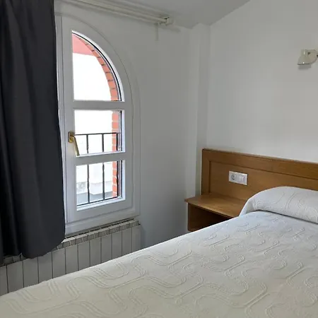 Zeus Gasthof 2*